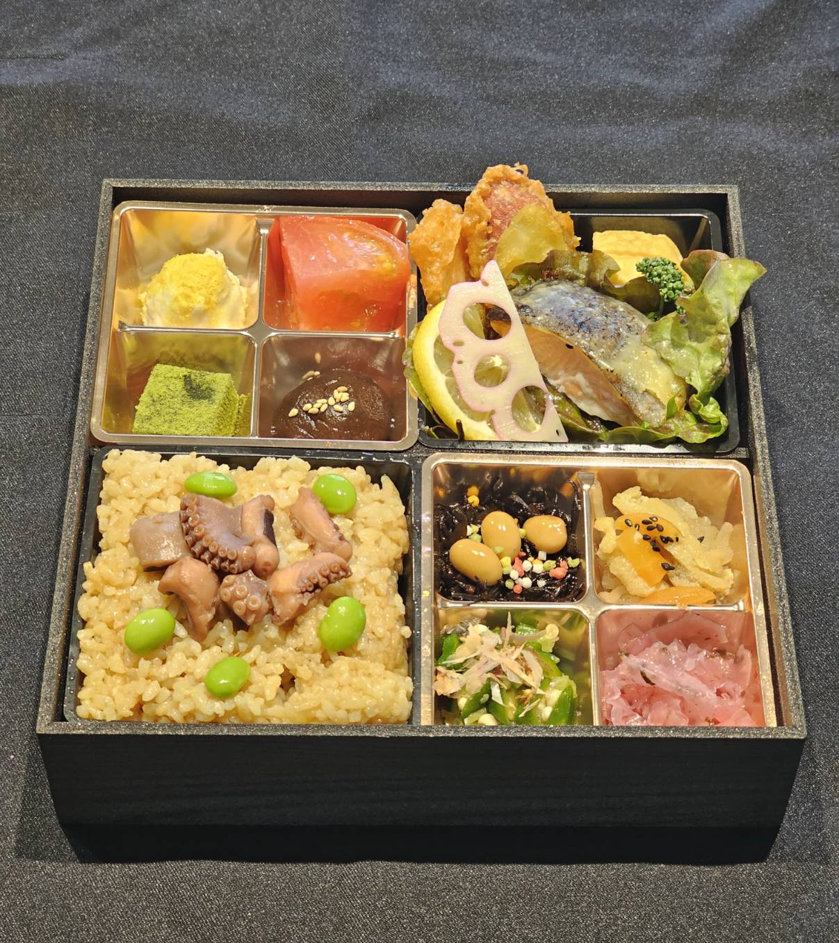 6月〜【夏の和弁当】神戸須磨サーモンの西京焼きとたこ飯