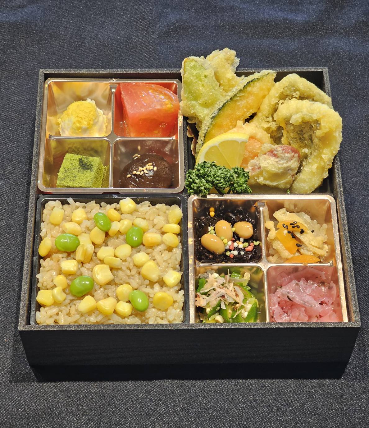 6月〜【夏の賑わい-にぎわい-弁当】鱧と季節野菜の天麩羅＆とうもろこしご飯