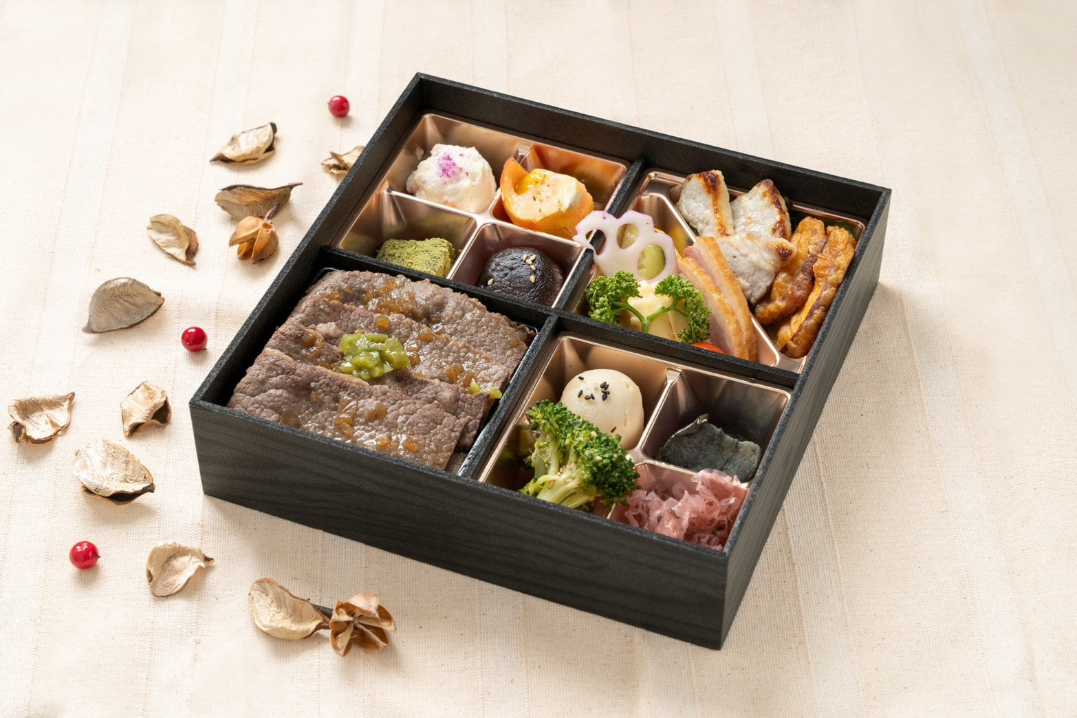 12月開始【冬のお祝い弁当】神戸牛のひつまぶしご飯